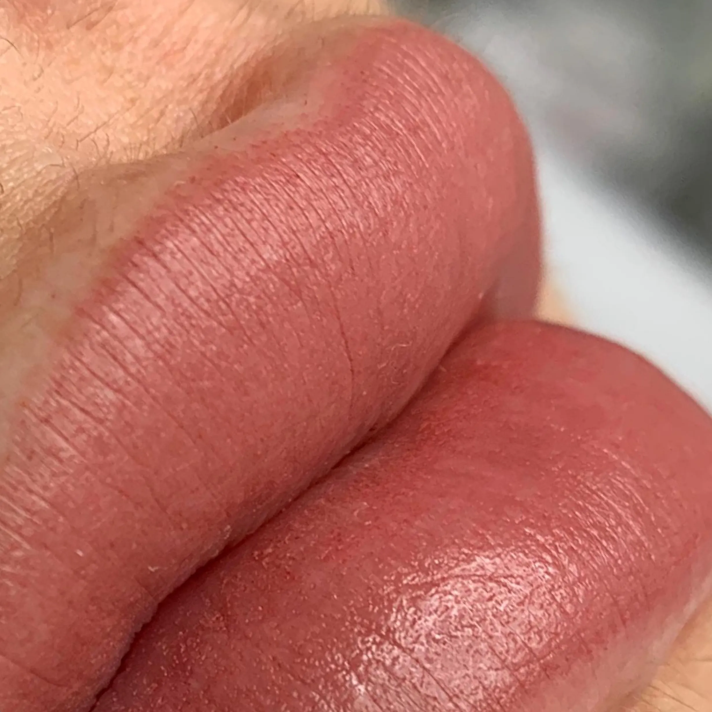 lip blush tattoo pain